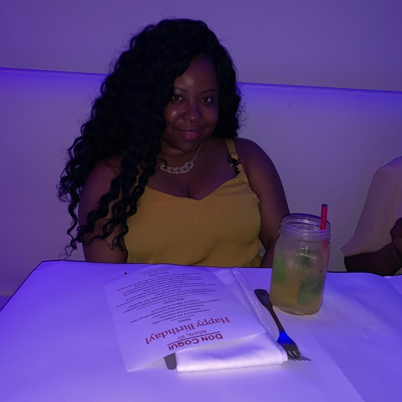 Meet your Posher, Ernette - Picture 1 of 1